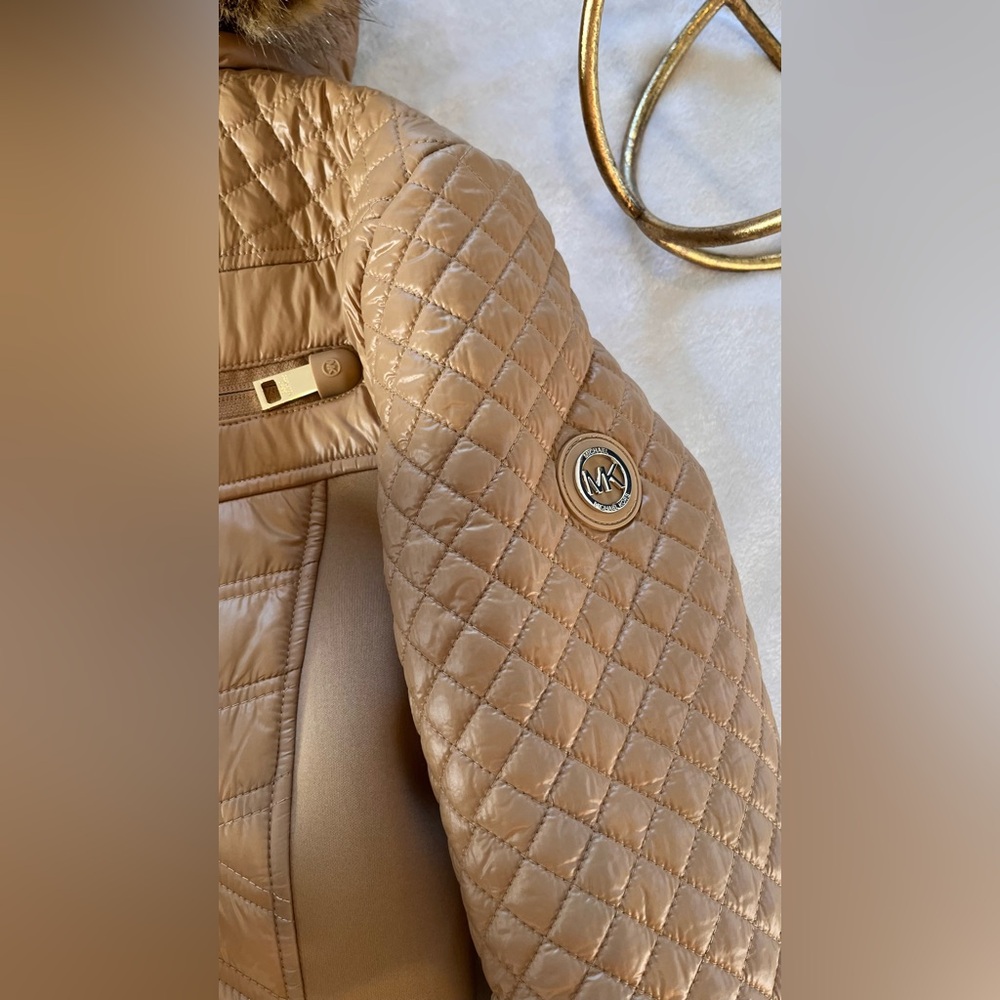 NWOT Michael Kors winter jacket with fur hood - Picture 5 of 10